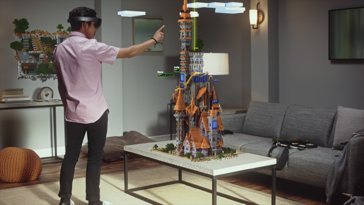 Microsoft HoloLens, Minecraft