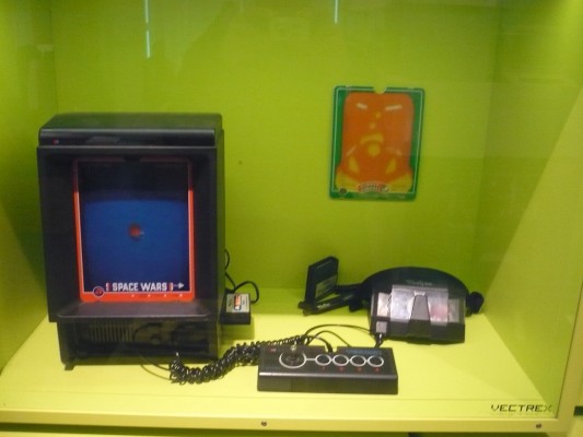 La Vectrex et pratiquement tous ses accessoires.